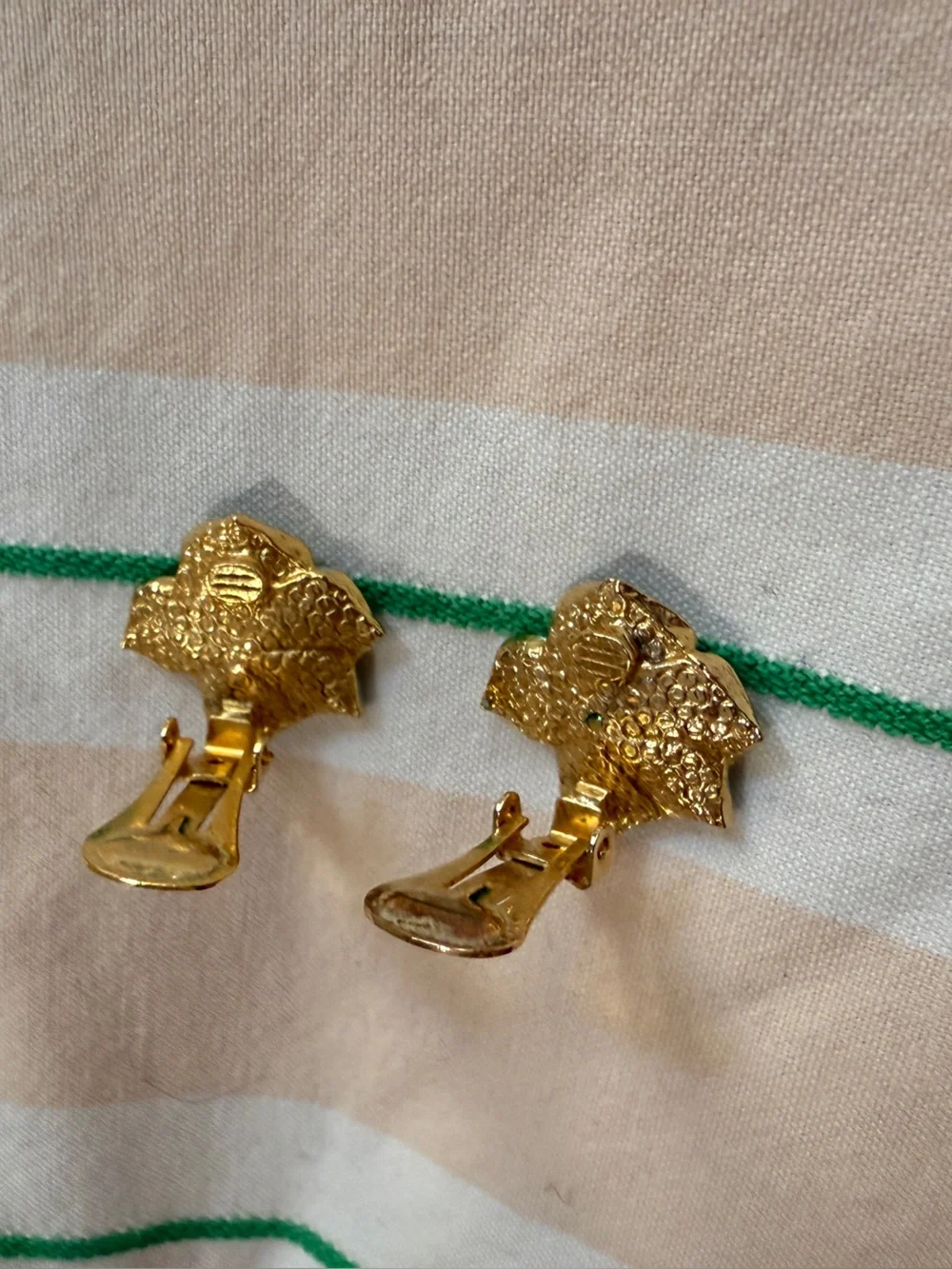 1960s / 50s Enamel Torquise Colored Hawaiian Mod Flower Power Earrings